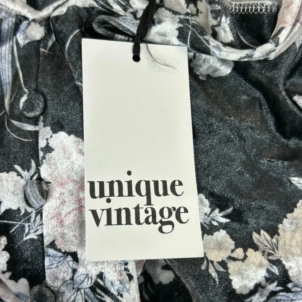 Unique Vintage Velvet‎ Jumpsuit Womens Medium 6/8 Black Floral V Neck Back Zip